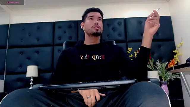 StivBigCock online show from 10-02-25, 02:40