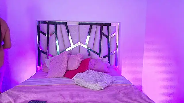 melody  stone online show from 11-24-25, 07:57