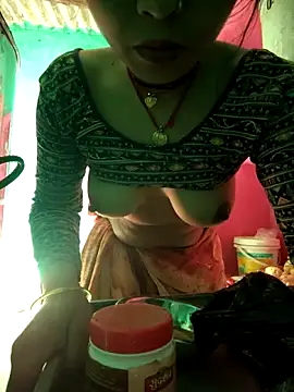 Snapshot of Monika_thakurr chatting on 02-17-26, 03:14 Monika thakurr online show from 02-17-26, 03:14