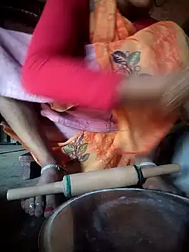 Snapshot of Monika_thakurr chatting on 02-26-26, 03:27 Monika thakurr online show from 02-26-26, 03:27