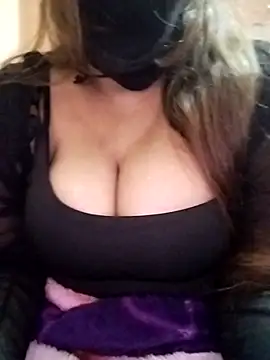 Urban Queen online show from 11-20-25, 10:09