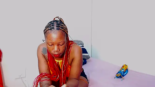 FreakyScarlet00 online show from 10-10-25, 02:54