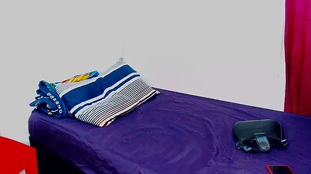 FreakyScarlet00 online show from 11-04-25, 04:39