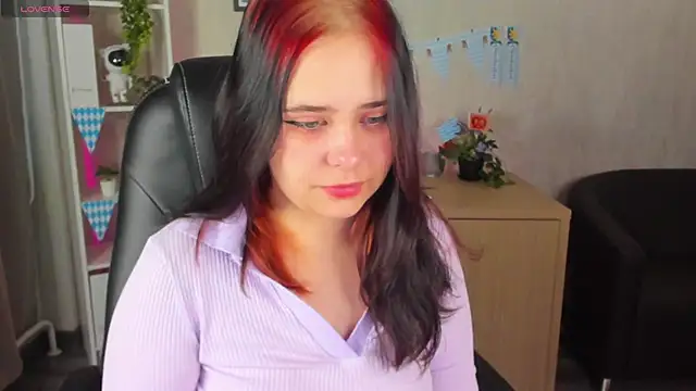 Alis Platt online show from 10-14-25, 01:17