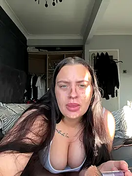 Snapshot of Victoriasteel chatting on 11-02-25, 09:22 Victoriasteel online show from 11-02-25, 09:22