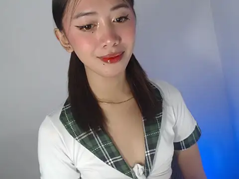 Snapshot of lovely_kiannaHugecock chatting on 09-29-25, 04:23 lovely kiannaHugecock online show from 09-29-25, 04:23