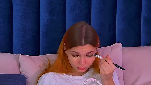 Snapshot of BellaMarebelle chatting on 10-17-25, 04:26 BellaMarebelle online show from 10-17-25, 04:26