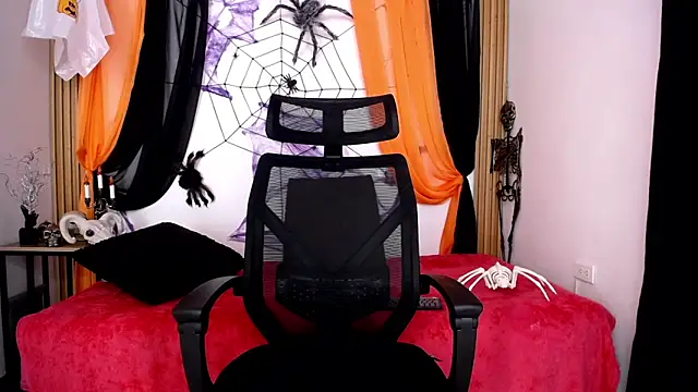 Snapshot of KENDALL_ART chatting on 10-21-25, 08:09 KENDALL ART online show from 10-21-25, 08:09