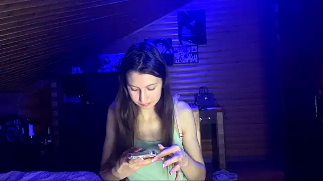 Shyselly online show from 10-15-25, 05:02