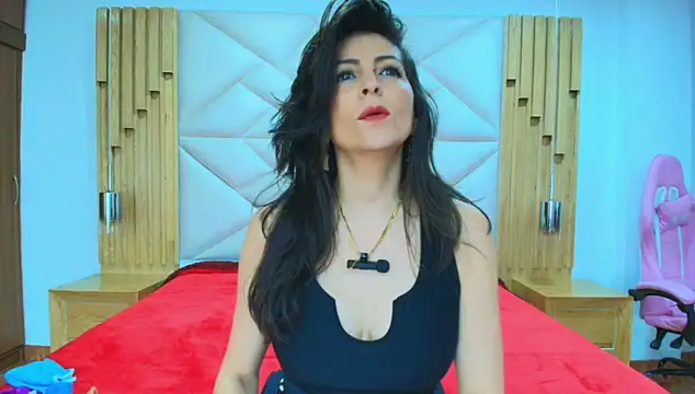 Snapshot of allie_pearl chatting on 11-16-25, 12:00 allie pearl online show from 11-16-25, 12:00