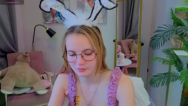 Snapshot of Ginger_Emma chatting on 09-20-25, 05:41 Ginger Emma online show from 09-20-25, 05:41