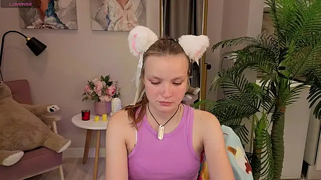 Snapshot of Ginger_Emma chatting on 09-21-25, 09:16 Ginger Emma online show from 09-21-25, 09:16