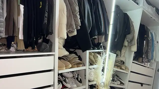 KayleeBella online show from 11-11-25, 06:52