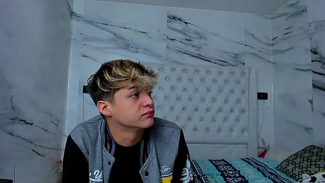 Ari and Storm online show from 11-16-25, 01:28