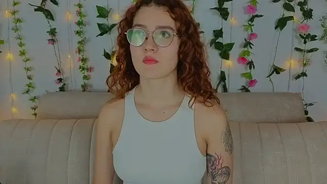 MiaWinxxx online show from 09-28-25, 12:27
