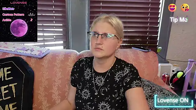 Snapshot of samanthamalichite chatting on 09-29-25, 09:08 samanthamalichite online show from 09-29-25, 09:08