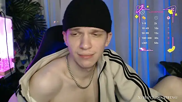 Snapshot of frozen_boy chatting on 11-17-25, 12:27 frozen boy online show from 11-17-25, 12:27