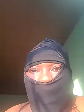 Snapshot of Mnach chatting on 01-08-26, 04:04 Mnach online show from 01-08-26, 04:04