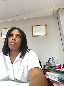 Snapshot of 031bubbles chatting on 12-17-25, 07:58 031bubbles online show from 12-17-25, 07:58