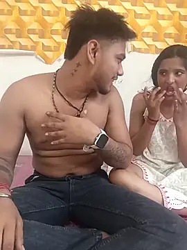 Snapshot of romantic_couple1 chatting on 09-23-25, 02:47 romantic couple1 online show from 09-23-25, 02:47