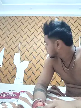 Snapshot of romantic_couple1 chatting on 10-03-25, 05:26 romantic couple1 online show from 10-03-25, 05:26