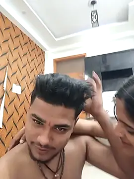 Snapshot of romantic_couple1 chatting on 10-17-25, 03:42 romantic couple1 online show from 10-17-25, 03:42