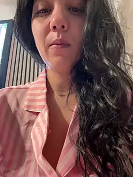 Snapshot of PrincessYYara chatting on 09-17-25, 04:25 PrincessYYara online show from 09-17-25, 04:25