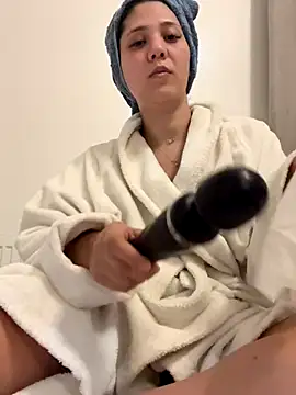 Snapshot of PrincessYYara chatting on 10-05-25, 05:11 PrincessYYara online show from 10-05-25, 05:11