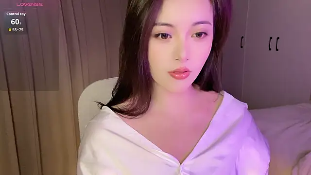 Snapshot of L-xI668 chatting on 11-20-25, 04:18 L-xI668 online show from 11-20-25, 04:18