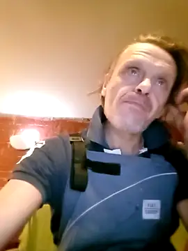 Snapshot of Kuba_Gd chatting on 11-12-25, 03:18 Kuba Gd online show from 11-12-25, 03:18