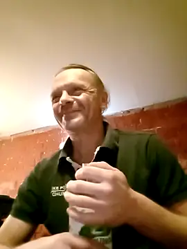 Snapshot of Kuba_Gd chatting on 11-21-25, 12:59 Kuba Gd online show from 11-21-25, 12:59