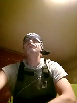 Snapshot of Kuba_Gd chatting on 12-14-25, 04:18 Kuba Gd online show from 12-14-25, 04:18