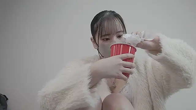 Snapshot of CocoaMilk18 chatting on 12-04-25, 12:47 CocoaMilk18 online show from 12-04-25, 12:47