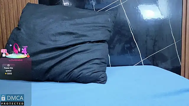 Kiara Zahiri   online show from 10-27-25, 11:03