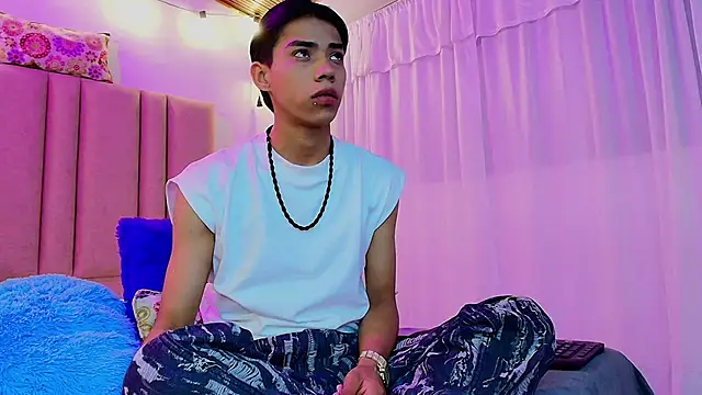 camilo nom online show from 10-21-25, 05:41