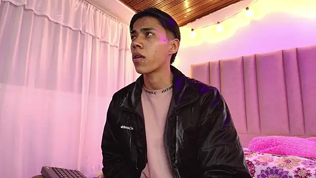 camilo nom online show from 11-11-25, 04:23