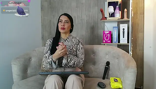 cortney tayler online show from 12-22-25, 03:31