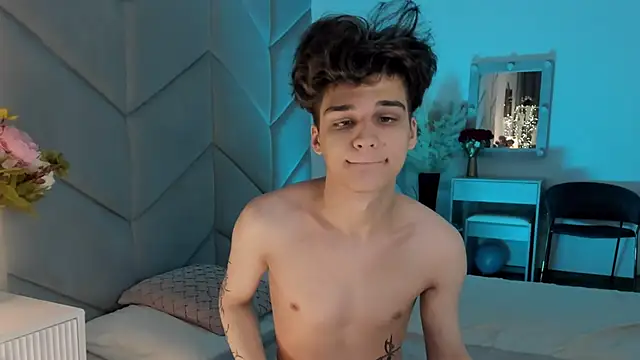 Snapshot of Willie_Miler chatting on 10-10-25, 10:14 Willie Miler online show from 10-10-25, 10:14