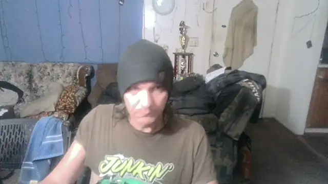 Poundtown1226 online show from 10-23-25, 06:34