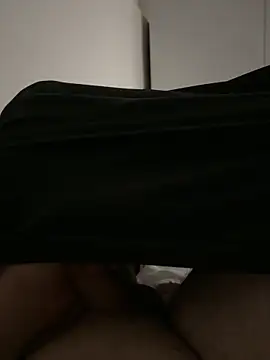 Snapshot of samksa77 chatting on 10-27-25, 07:18 samksa77 online show from 10-27-25, 07:18