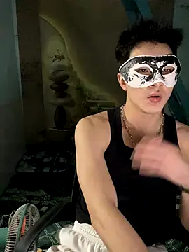 Snapshot of anhkiet_huang chatting on 10-26-25, 03:51 anhkiet huang online show from 10-26-25, 03:51