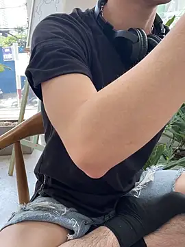 Snapshot of anhkiet_huang chatting on 11-19-25, 03:39 anhkiet huang online show from 11-19-25, 03:39