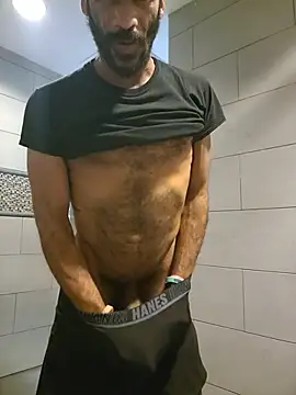 Snapshot of GuyInNY chatting on 11-19-25, 02:44 GuyInNY online show from 11-19-25, 02:44