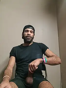 Snapshot of GuyInNY chatting on 11-23-25, 05:51 GuyInNY online show from 11-23-25, 05:51