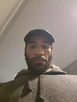 Snapshot of GuyInNY chatting on 11-29-25, 03:31 GuyInNY online show from 11-29-25, 03:31