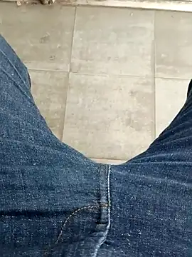 Snapshot of beerant chatting on 11-19-25, 01:22 beerant online show from 11-19-25, 01:22