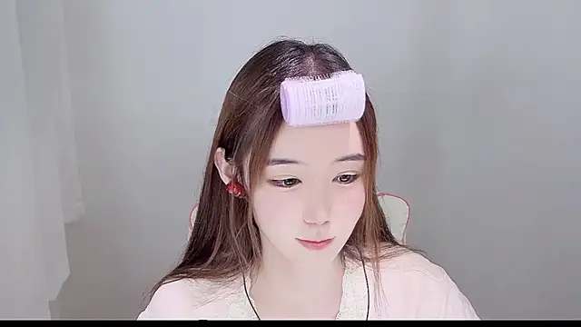 Snapshot of Xiao-runbao chatting on 10-01-25, 01:39 Xiao-runbao online show from 10-01-25, 01:39