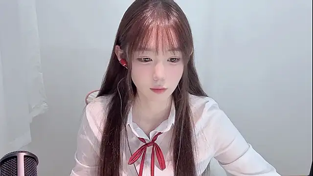 Snapshot of Xiao-runbao chatting on 10-22-25, 01:44 Xiao-runbao online show from 10-22-25, 01:44