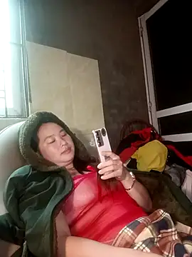 Snapshot of suki-lady chatting on 10-24-25, 02:19 suki-lady online show from 10-24-25, 02:19