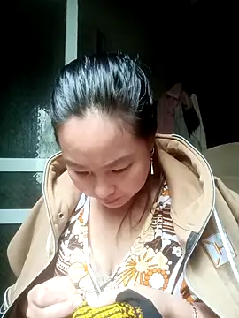 Snapshot of suki-lady chatting on 11-04-25, 02:43 suki-lady online show from 11-04-25, 02:43